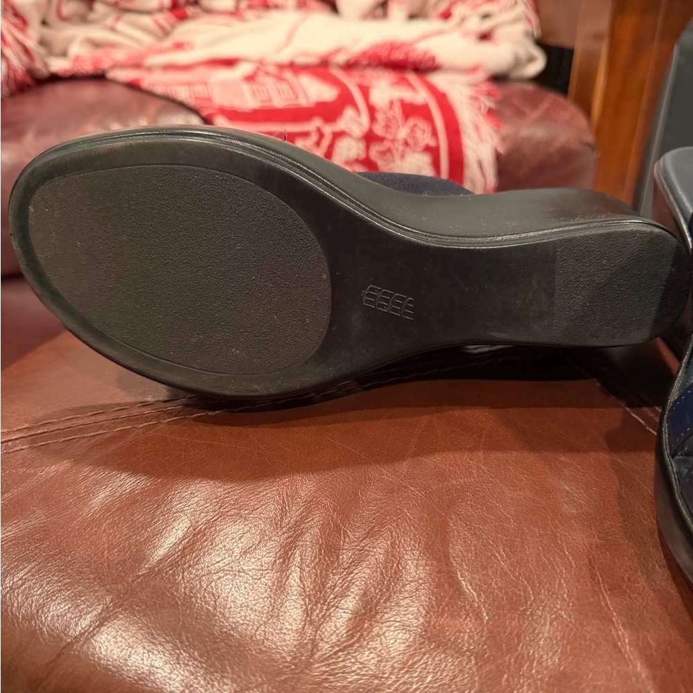Italian Shoemakers Navy Patent Slide Sandals - Picture 3 of 4